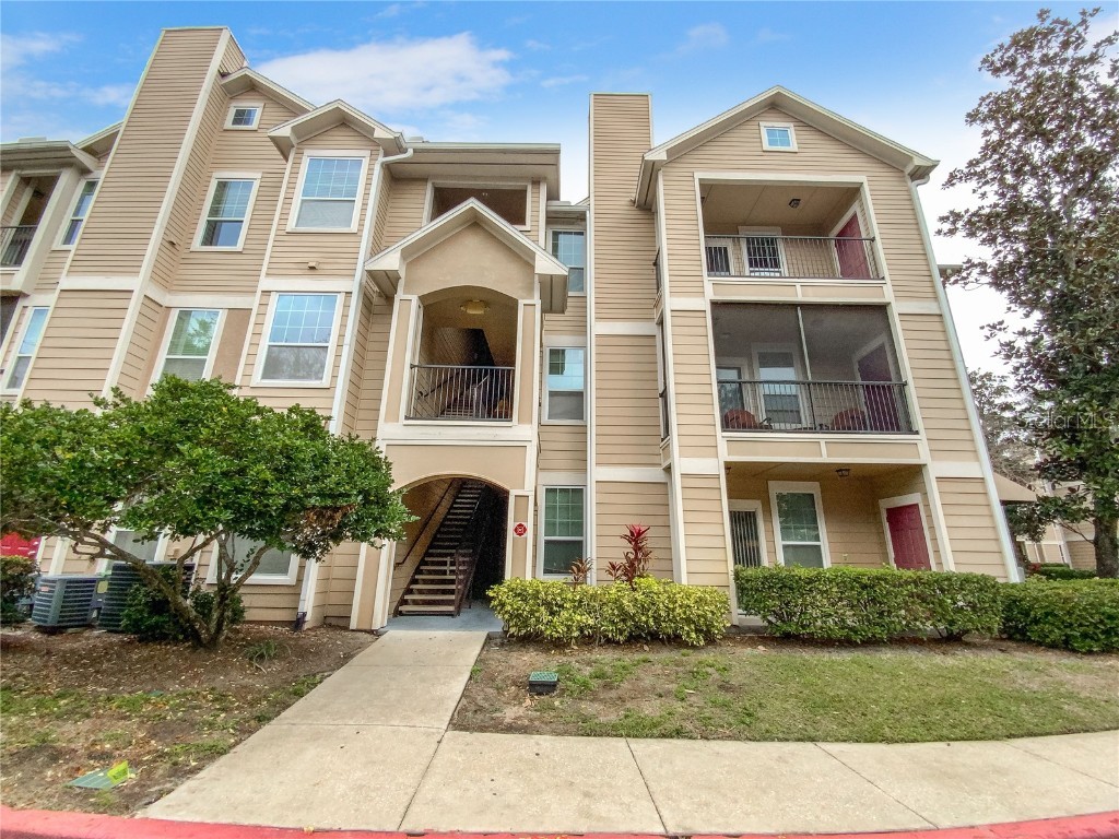 1990 Erving Circle 304, Ocoee, FL, 34761 MLS O6169774 Edina Realty