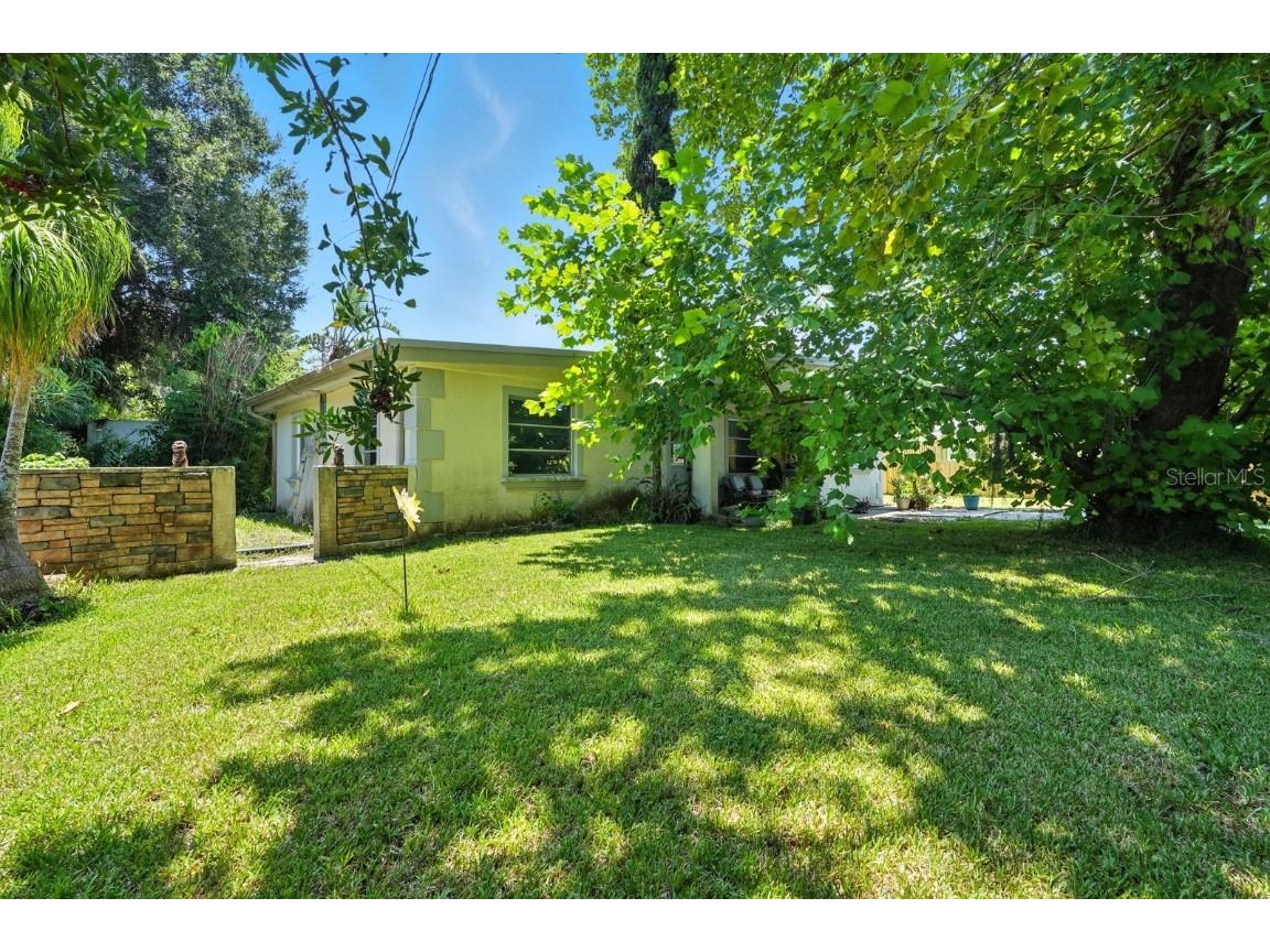 1990 Lake Drive New Smyrna Beach FL 32168 V4944254 image2