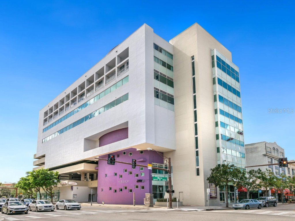 1990 Main Street #14 Sarasota FL 34236 A4551036 image1