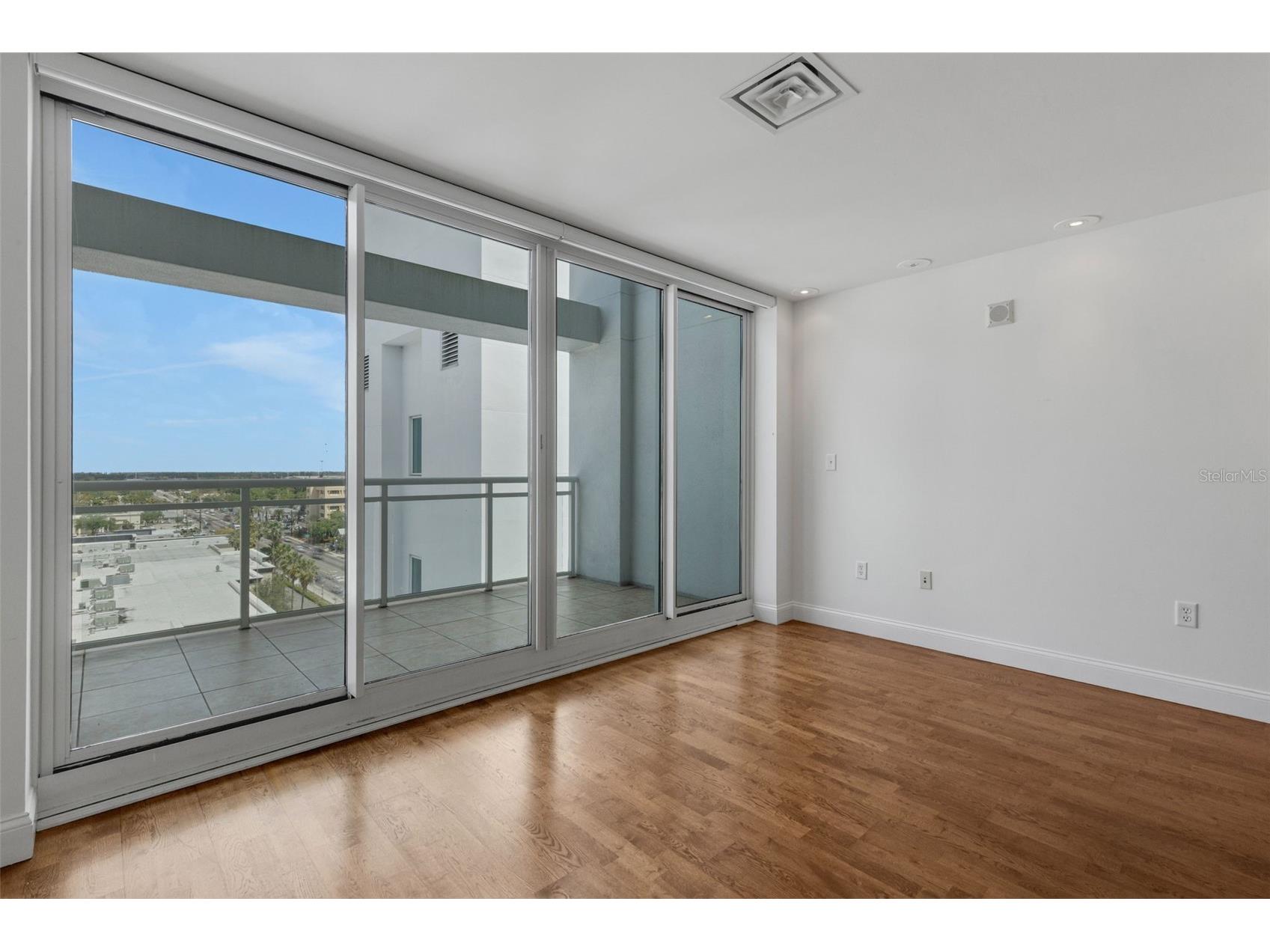 1990 Main Street #4 Sarasota FL 34236 A4687688 image10