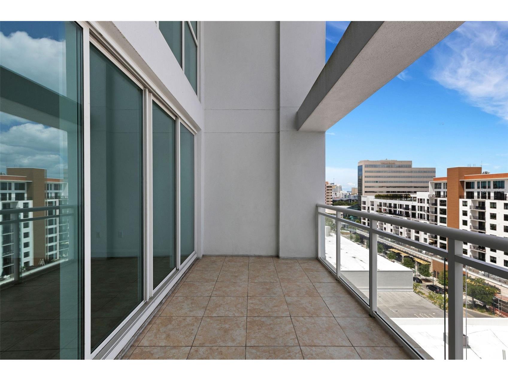 1990 Main Street #4 Sarasota FL 34236 A4687688 image39