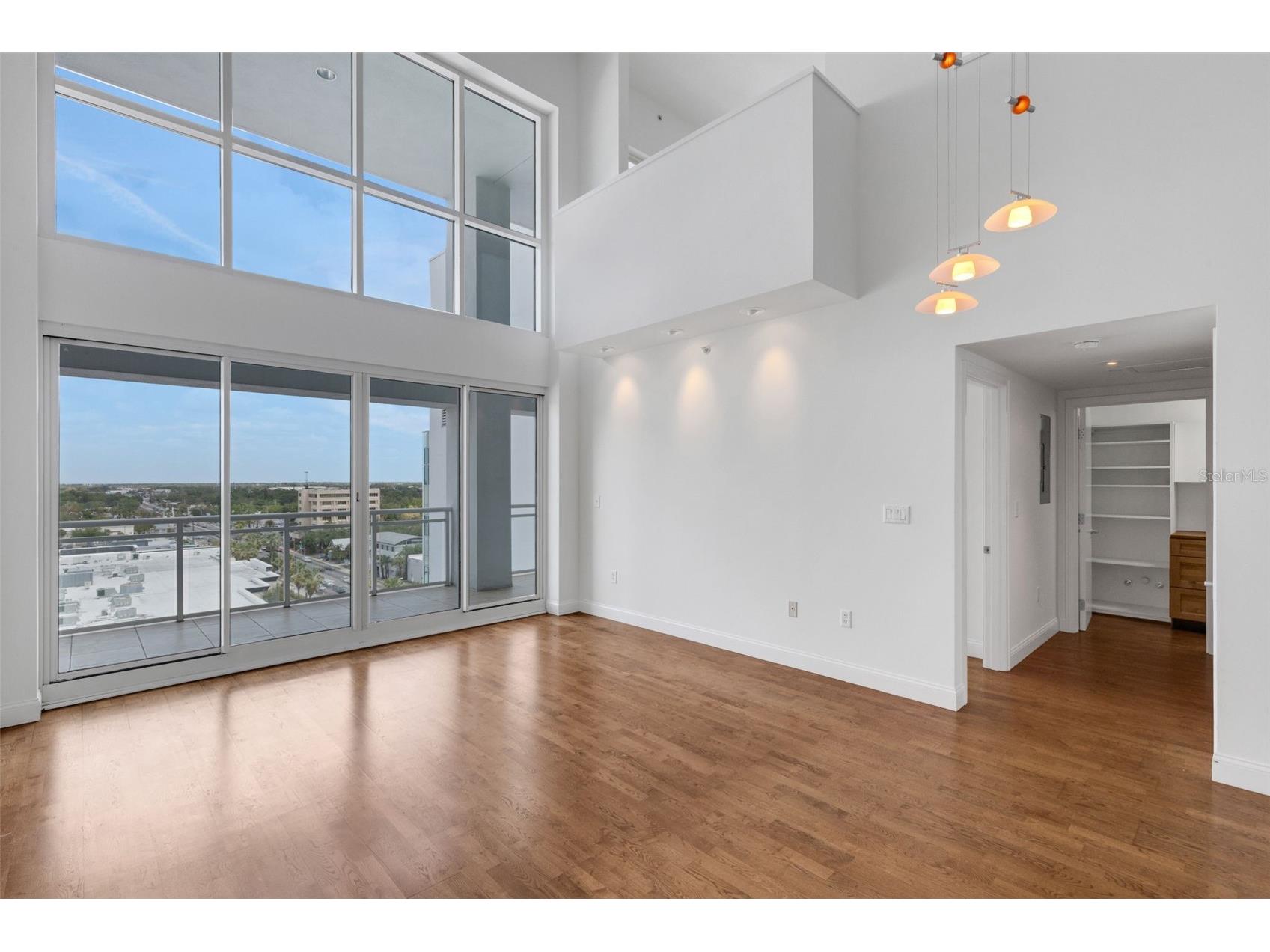 1990 Main Street #4 Sarasota FL 34236 A4687688 image6