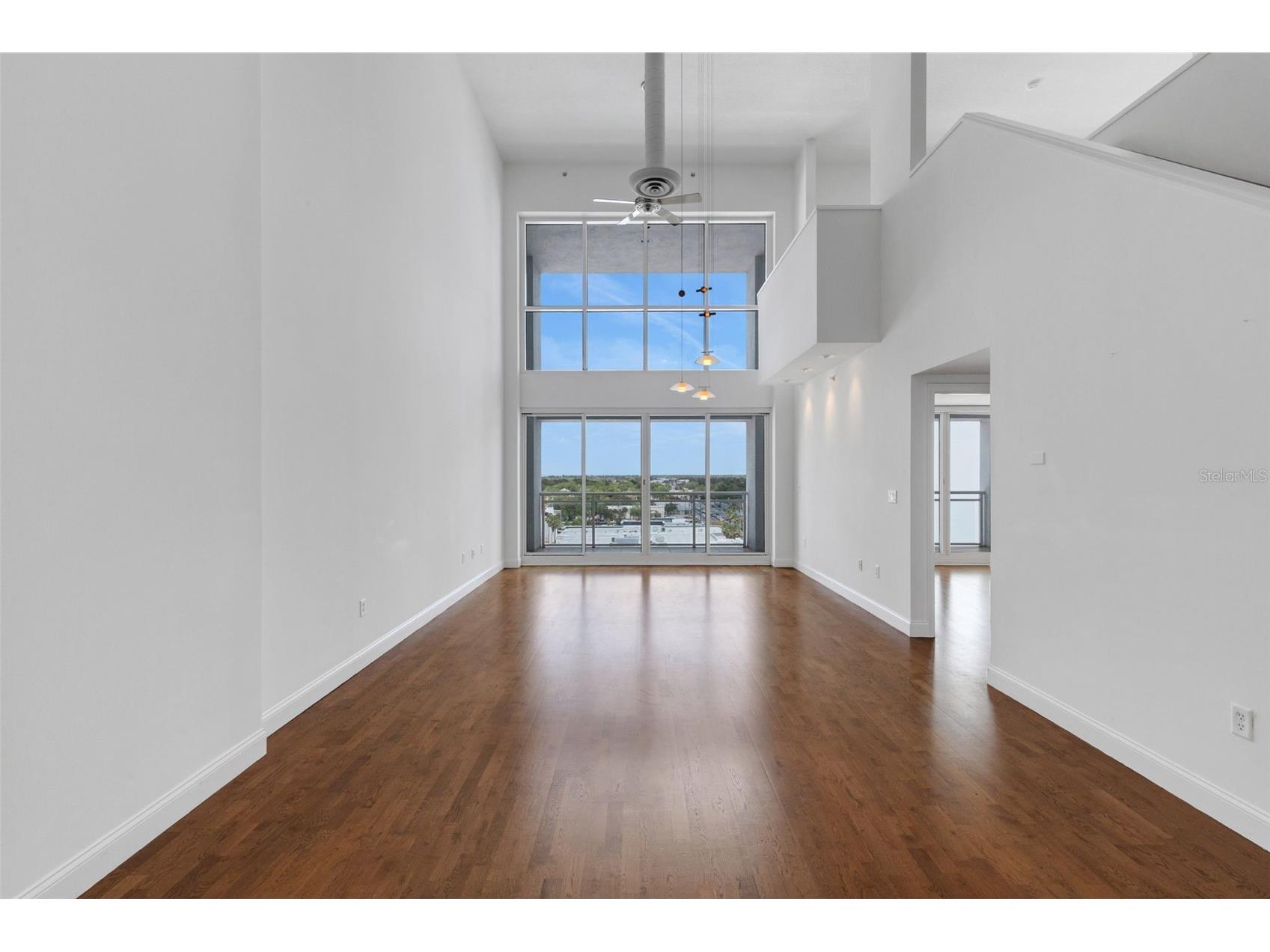 1990 Main Street #4 Sarasota FL 34236 A4687688 image9