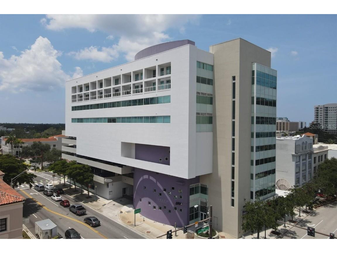1990 Main Street #PH16 Sarasota FL 34236 A4578597 image1