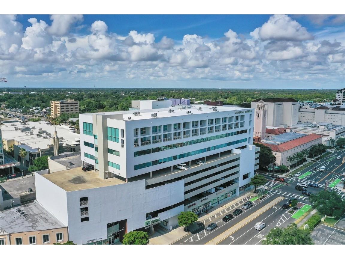 1990 Main Street #PH18 Sarasota FL 34236 A4576037 image1