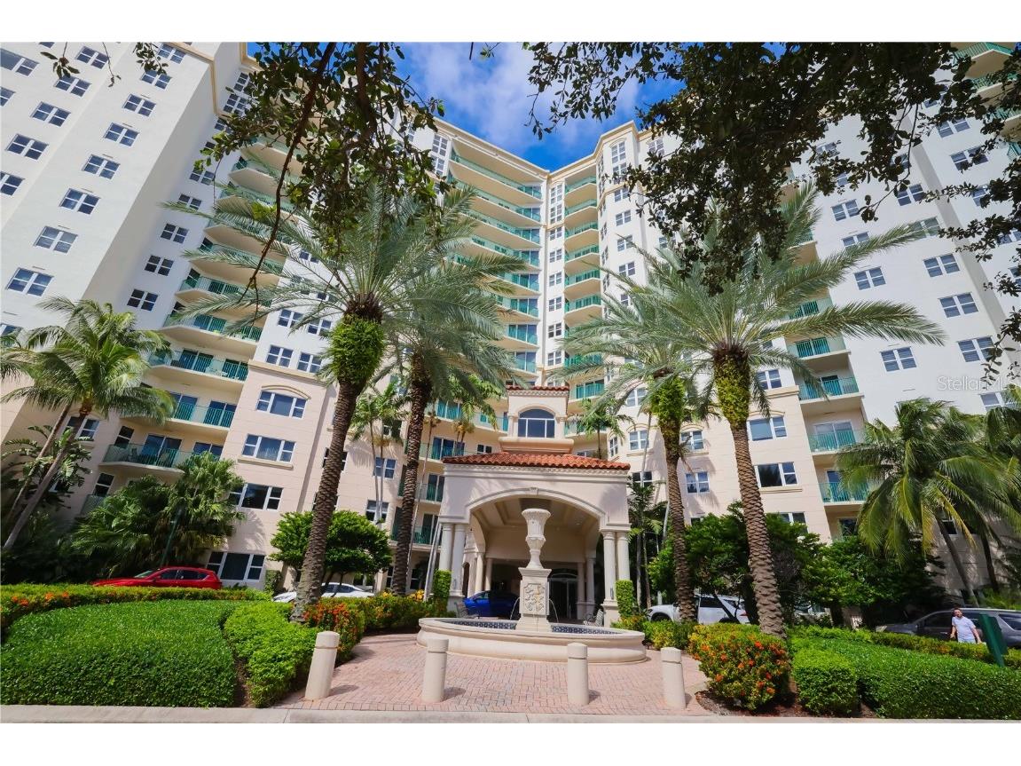 19900 E Country Club Drive #307 Miami FL 33180 A4635950 image1