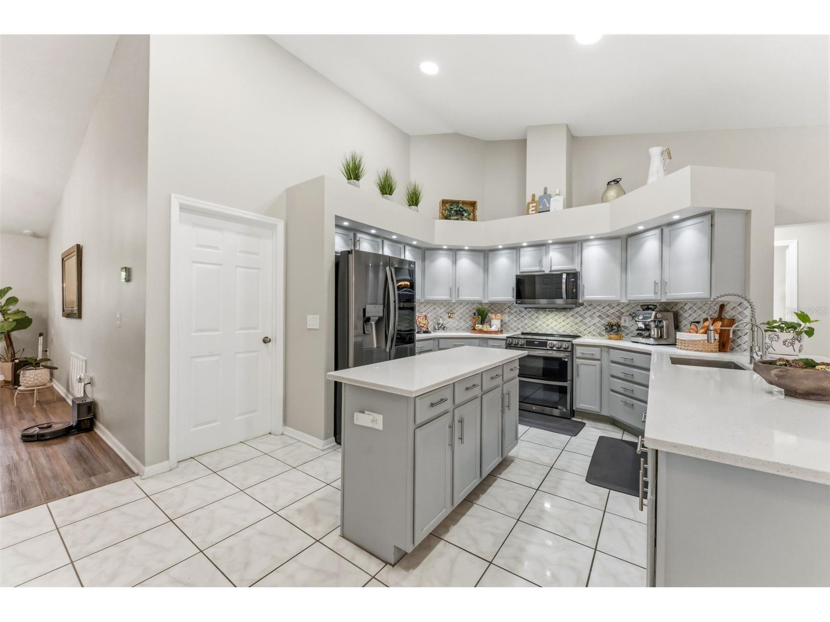 19906 Jodi Drive Lutz FL 33558 TB8528374 image4
