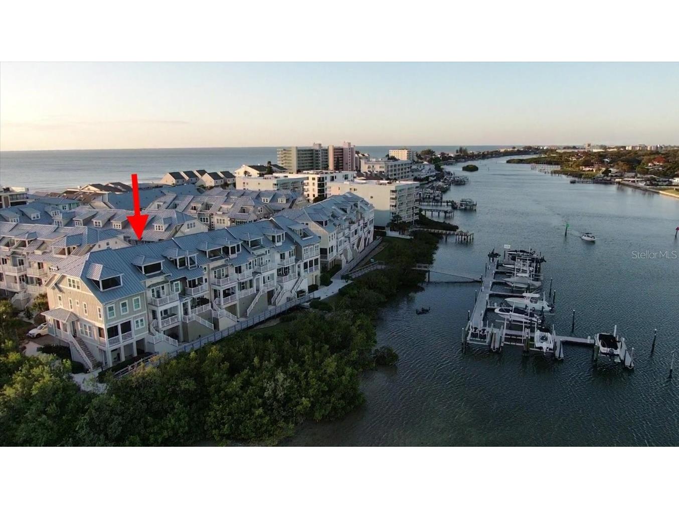 19915 Gulf Boulevard #807 Indian Shores FL 33785 - INTRACOASTAL WATERWAY U8190259 image1