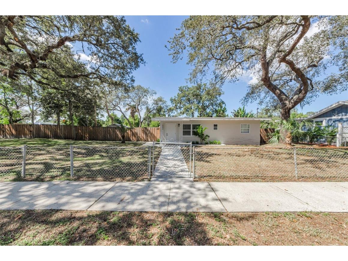 1992 Carolina Avenue Tarpon Springs FL 34689 TB8434087 image1