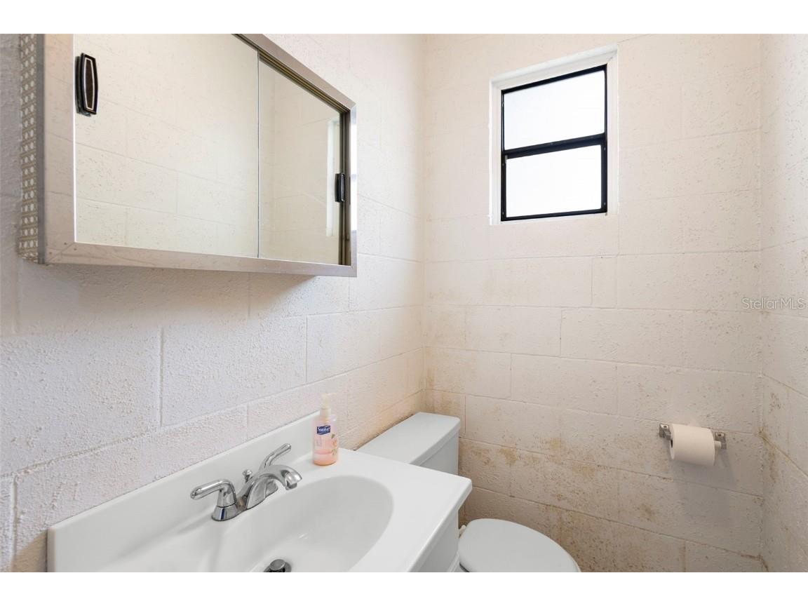 1995 N Volusia Avenue Orange City FL 32763 V4946410 image13