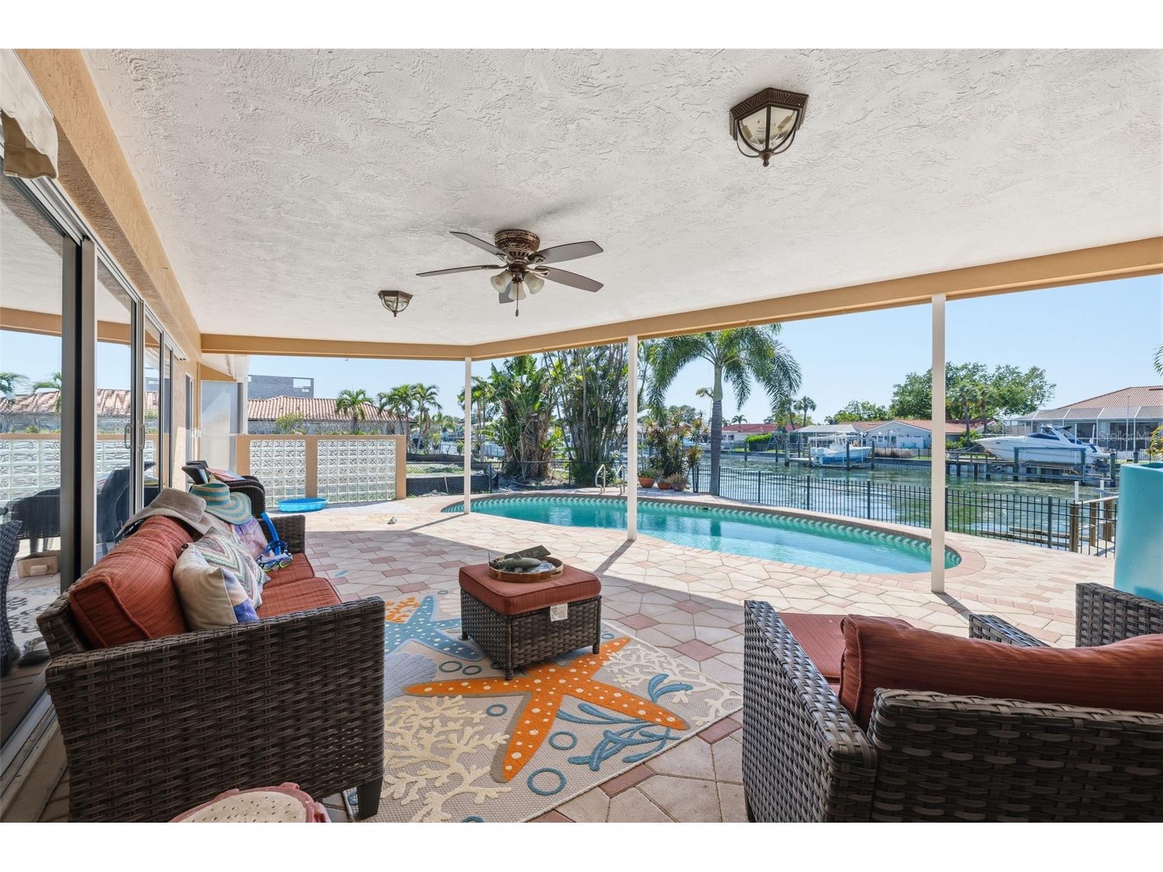 1997 Hawaii Avenue NE Saint Petersburg FL 33703 - TAMPA BAY TB8495463 image37