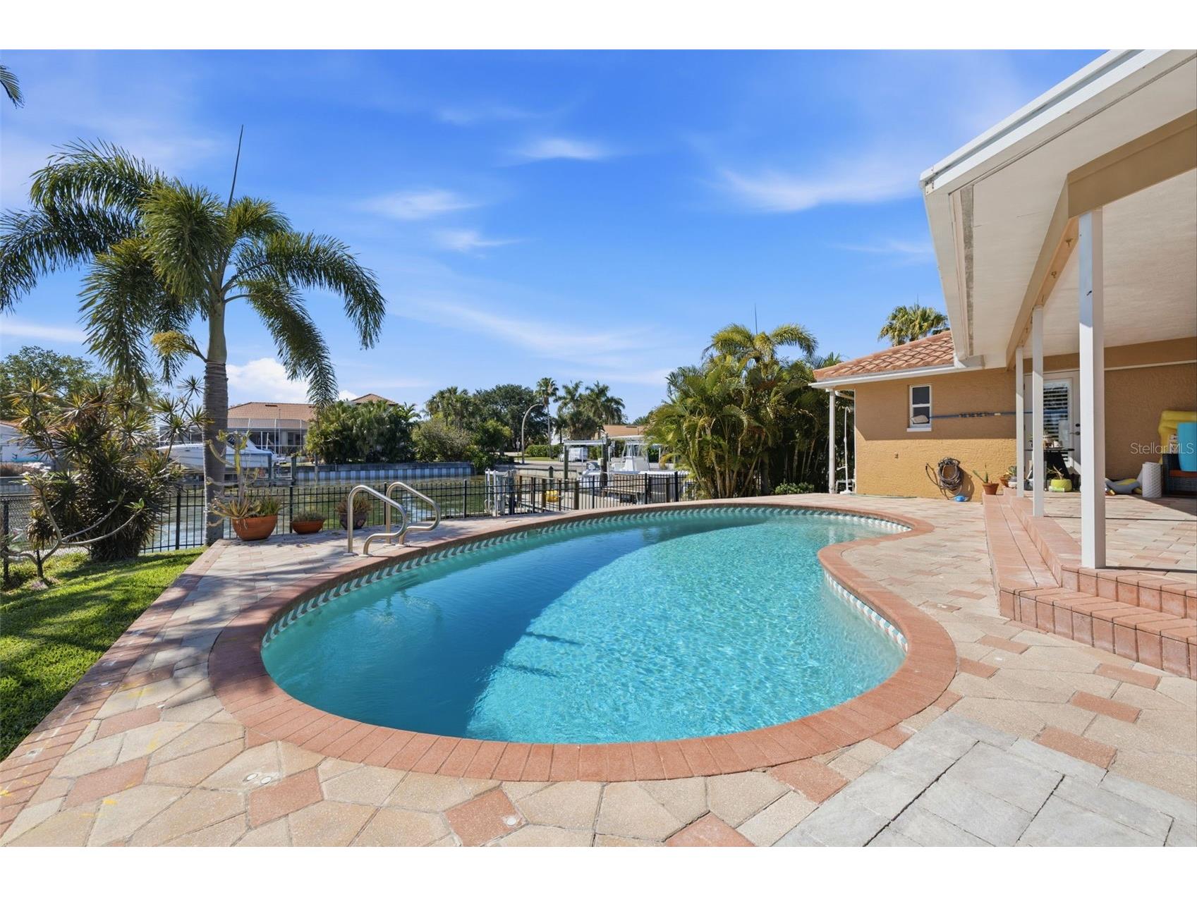 1997 Hawaii Avenue NE Saint Petersburg FL 33703 - TAMPA BAY TB8495463 image39