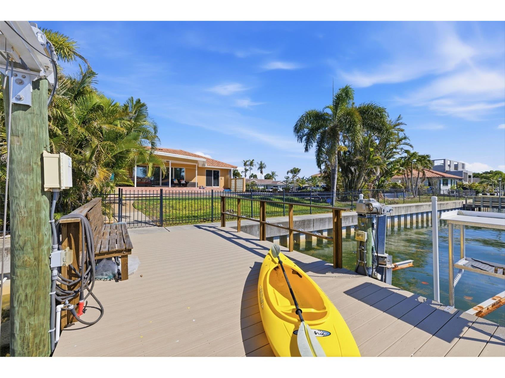 1997 Hawaii Avenue NE Saint Petersburg FL 33703 - TAMPA BAY TB8495463 image50