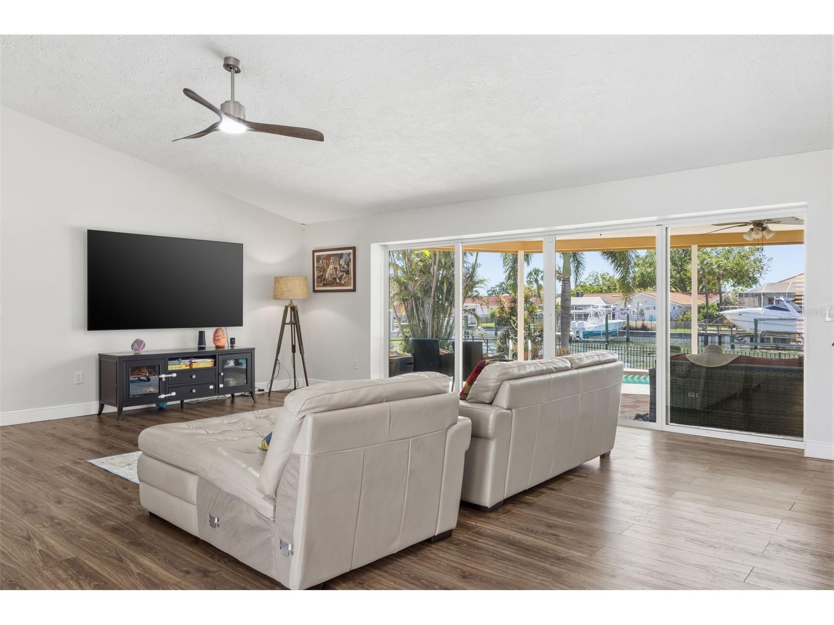 1997 Hawaii Avenue NE Saint Petersburg FL 33703 - TAMPA BAY TB8495463 image7