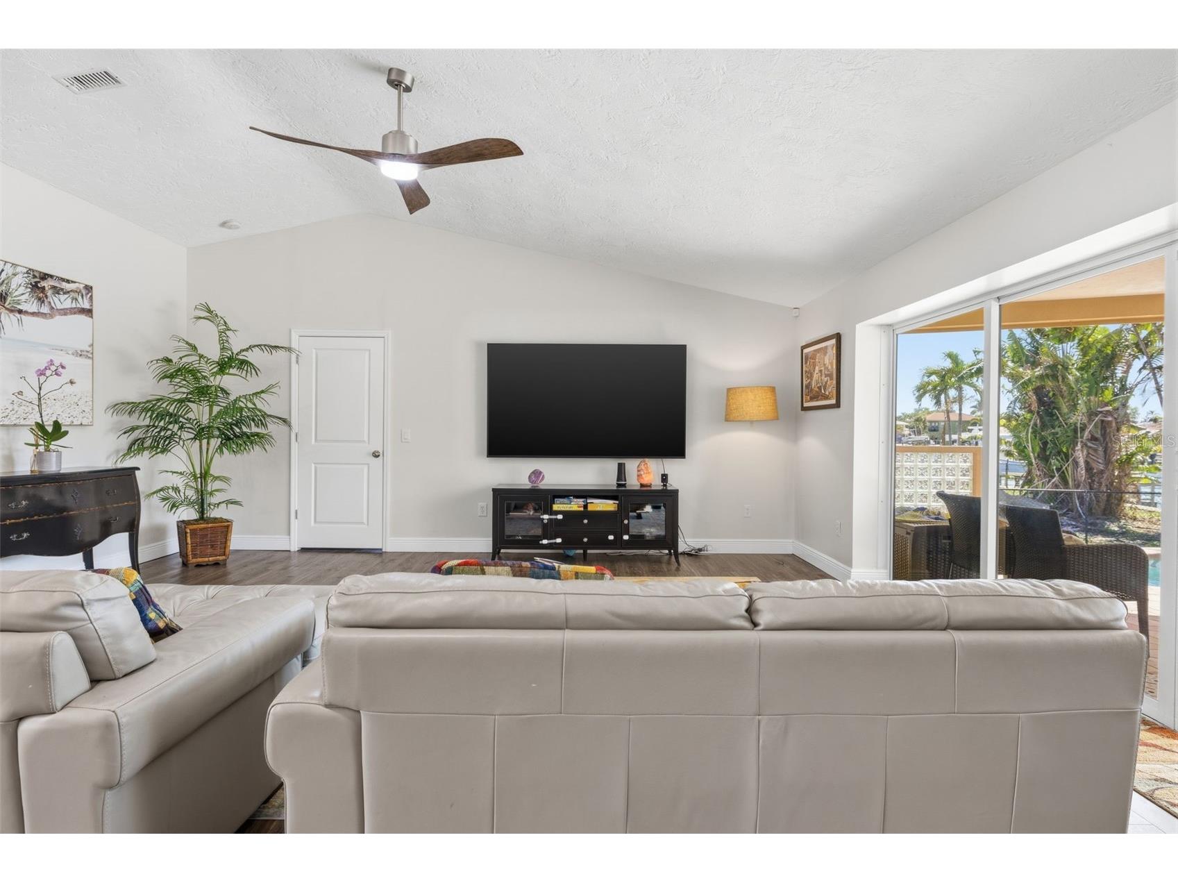 1997 Hawaii Avenue NE Saint Petersburg FL 33703 - TAMPA BAY TB8495463 image8