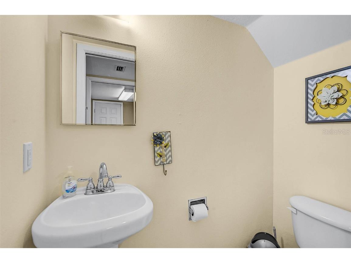 1998 Embassy Road North Port FL 34291 N6140994 image15