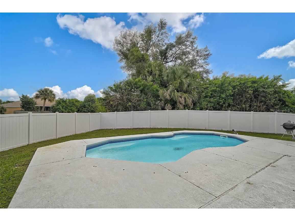 1998 Embassy Road North Port FL 34291 N6140994 image27