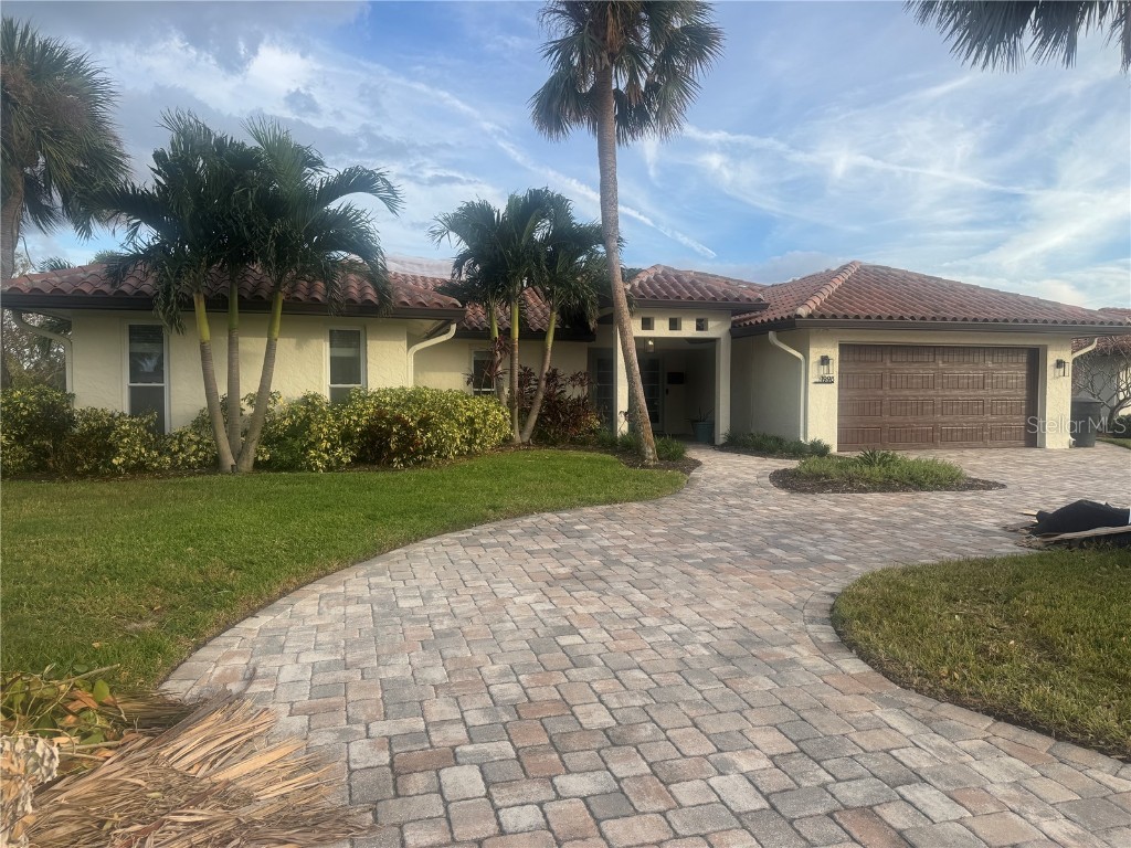 1998 Kansas Avenue NE Saint Petersburg FL 33703 TB8319584 image1