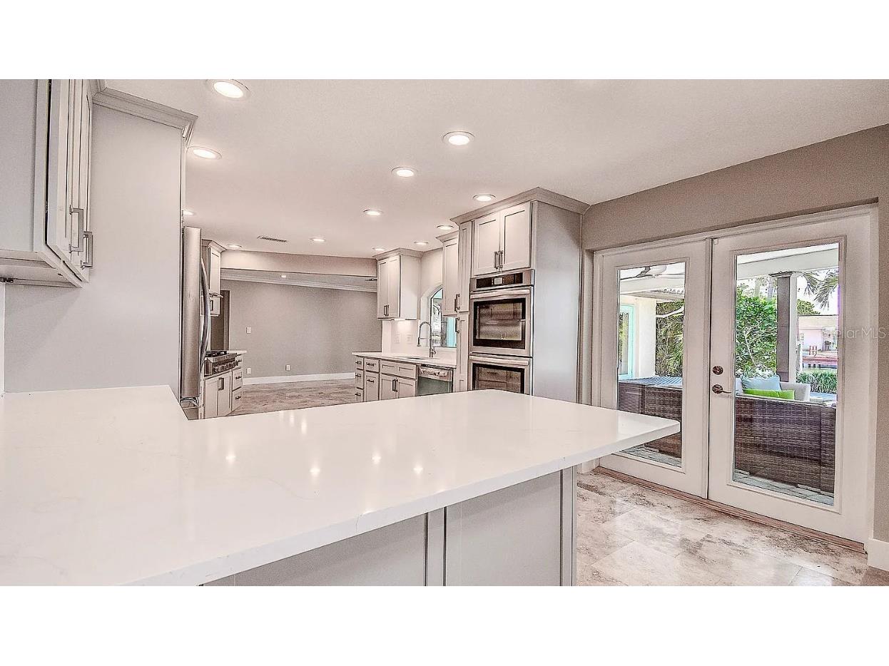 1998 Kansas Avenue NE Saint Petersburg FL 33703 TB8437665 image5