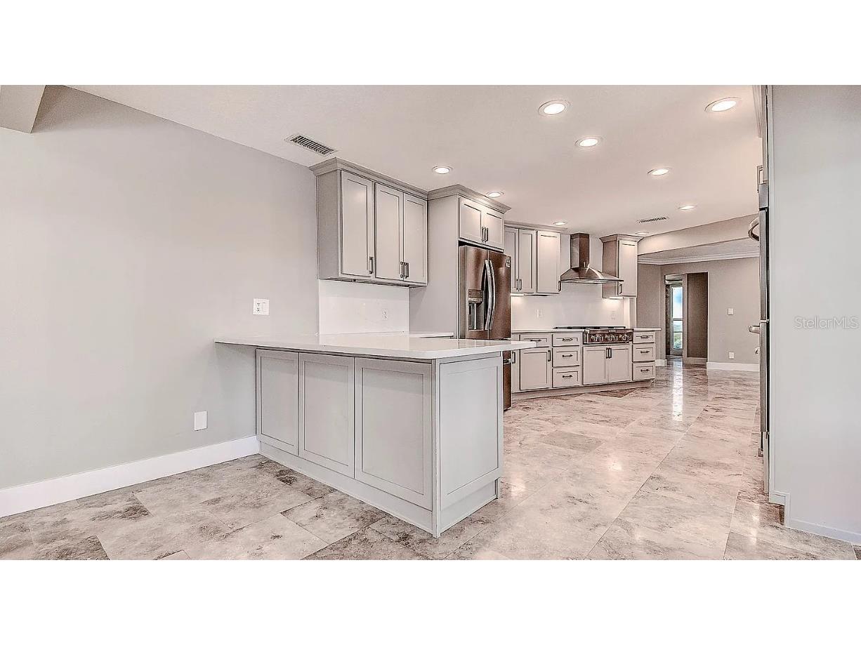 1998 Kansas Avenue NE Saint Petersburg FL 33703 TB8437665 image7