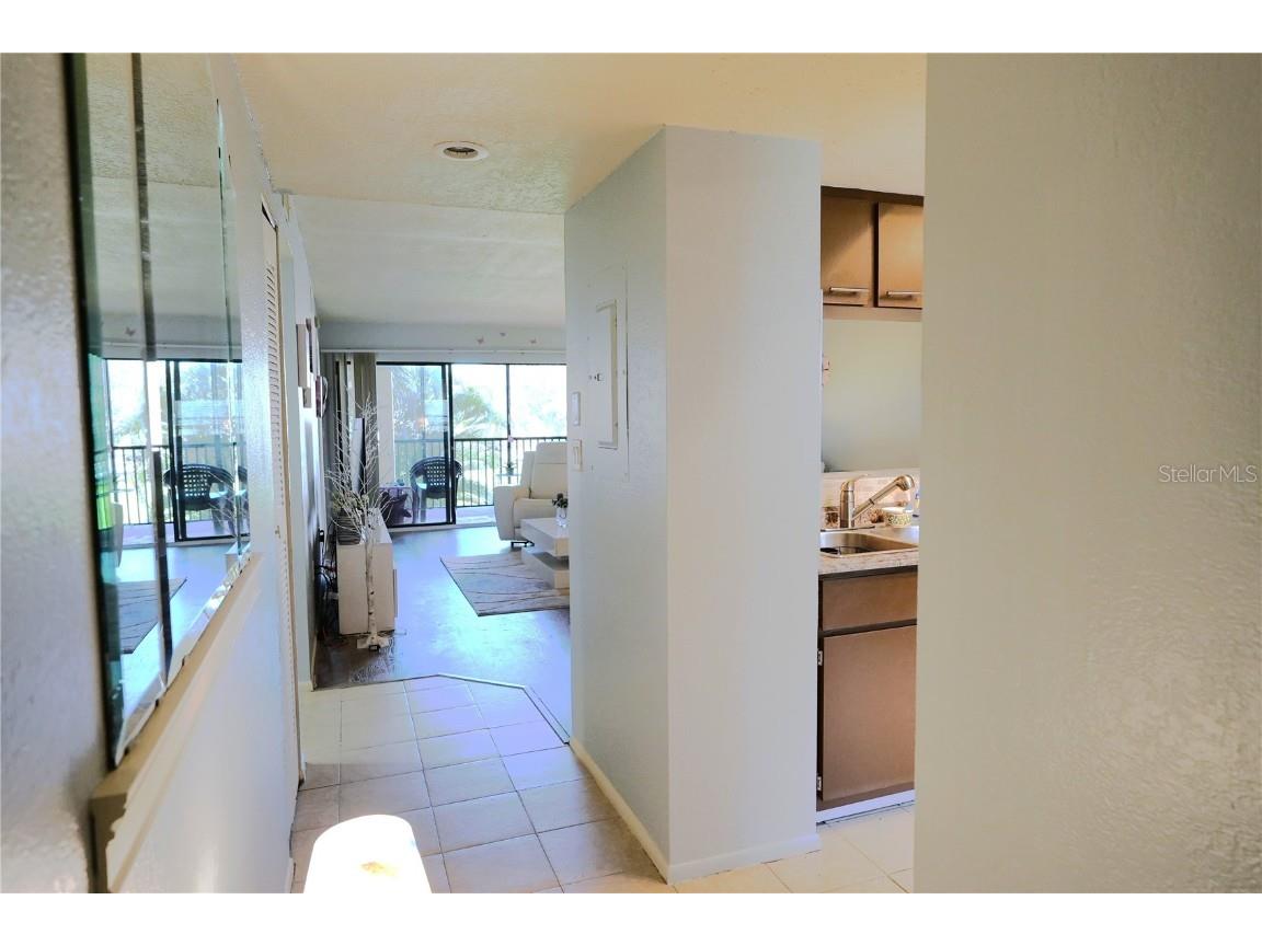 1999 Kings Highway #16B Punta Gorda FL 33980 C7515147 image3