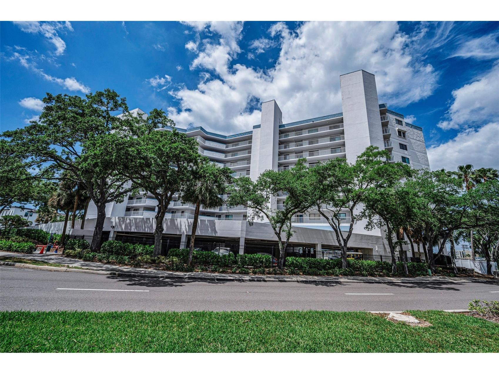 2 Adalia Avenue #605 Tampa FL 33606 - HILLSBOROUGH BAY TB8502510 image100