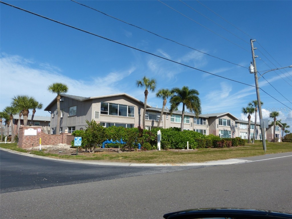 2 Causeway Boulevard #206 Dunedin FL 34698 - CLEARWATER BAY GULF TB8448093 image1
