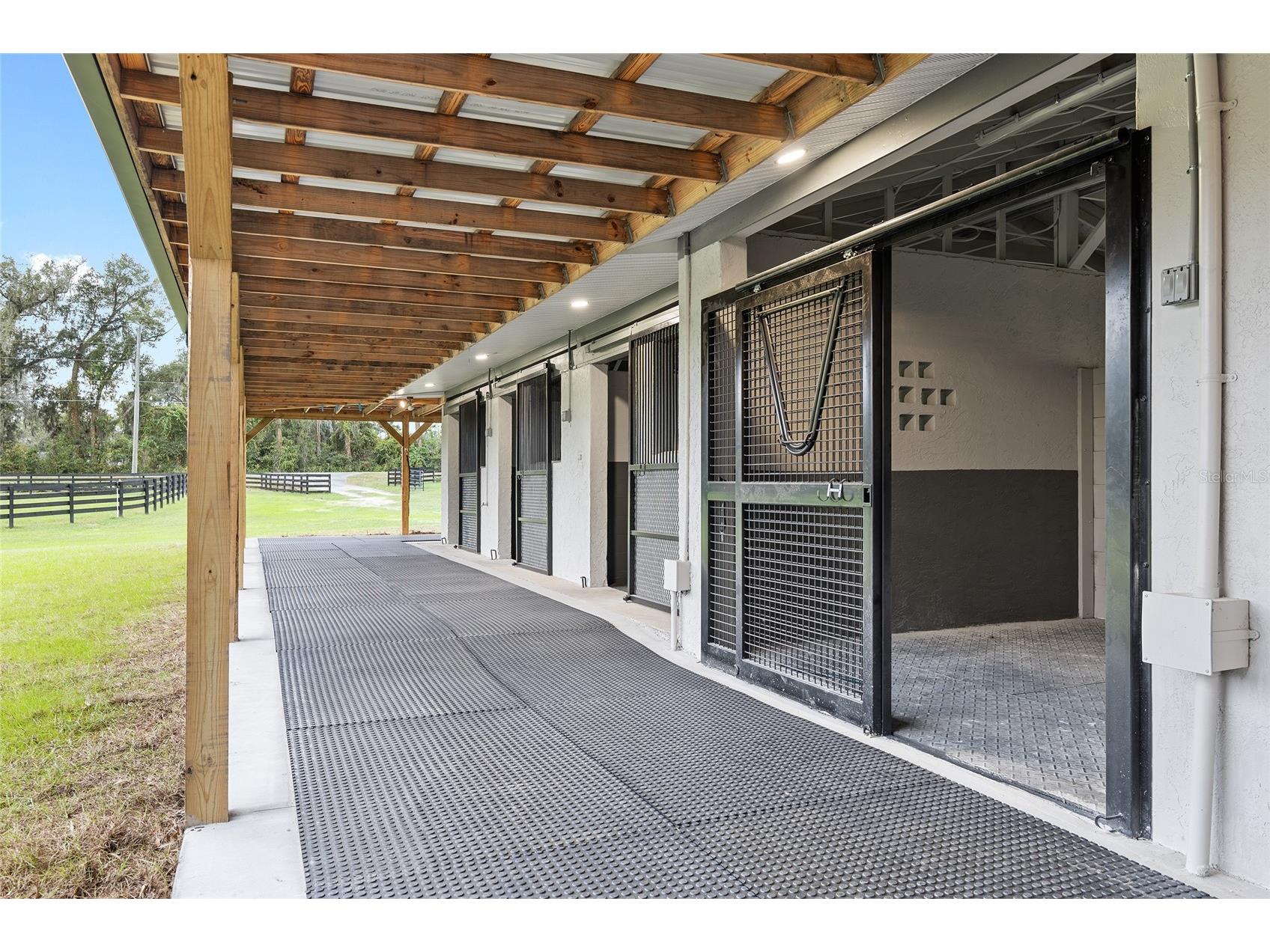 2 Count Fleet Drive Ocala FL 34482 OM719390 image9