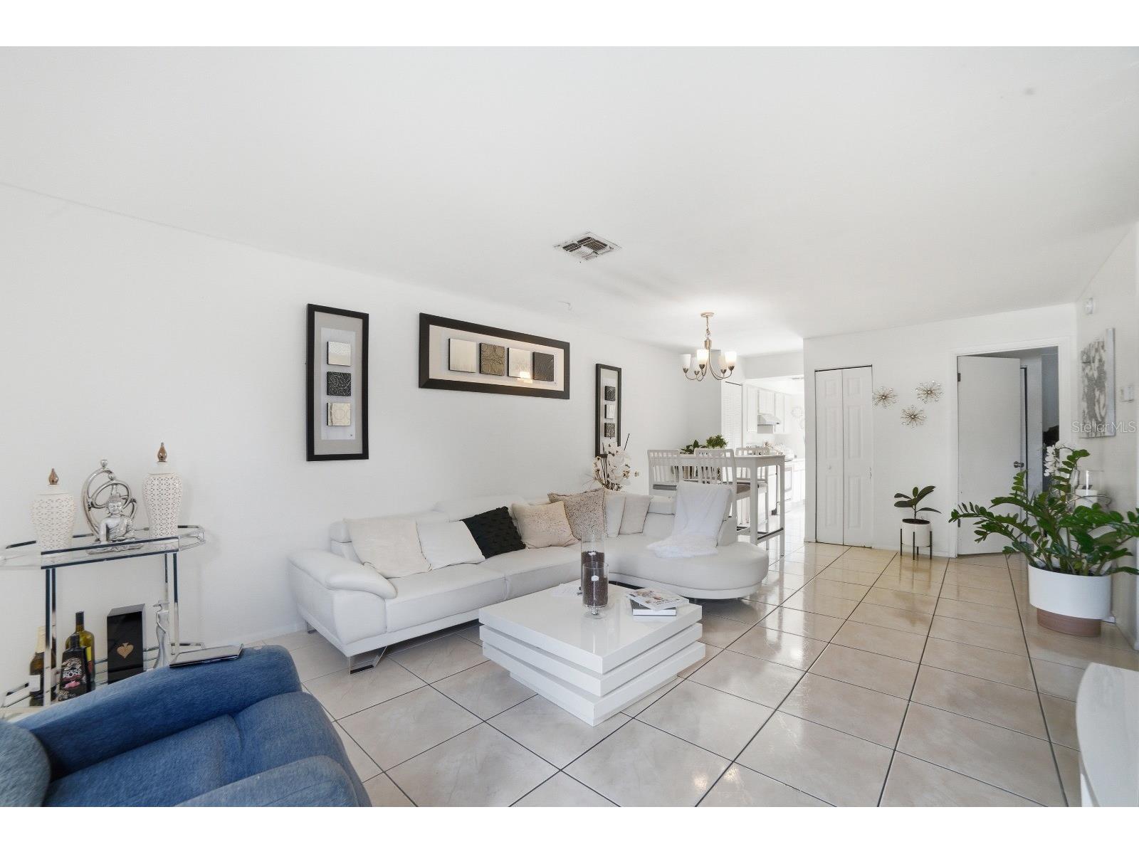 2 E Las Palmas Way Kissimmee FL 34743 O6423898 image2