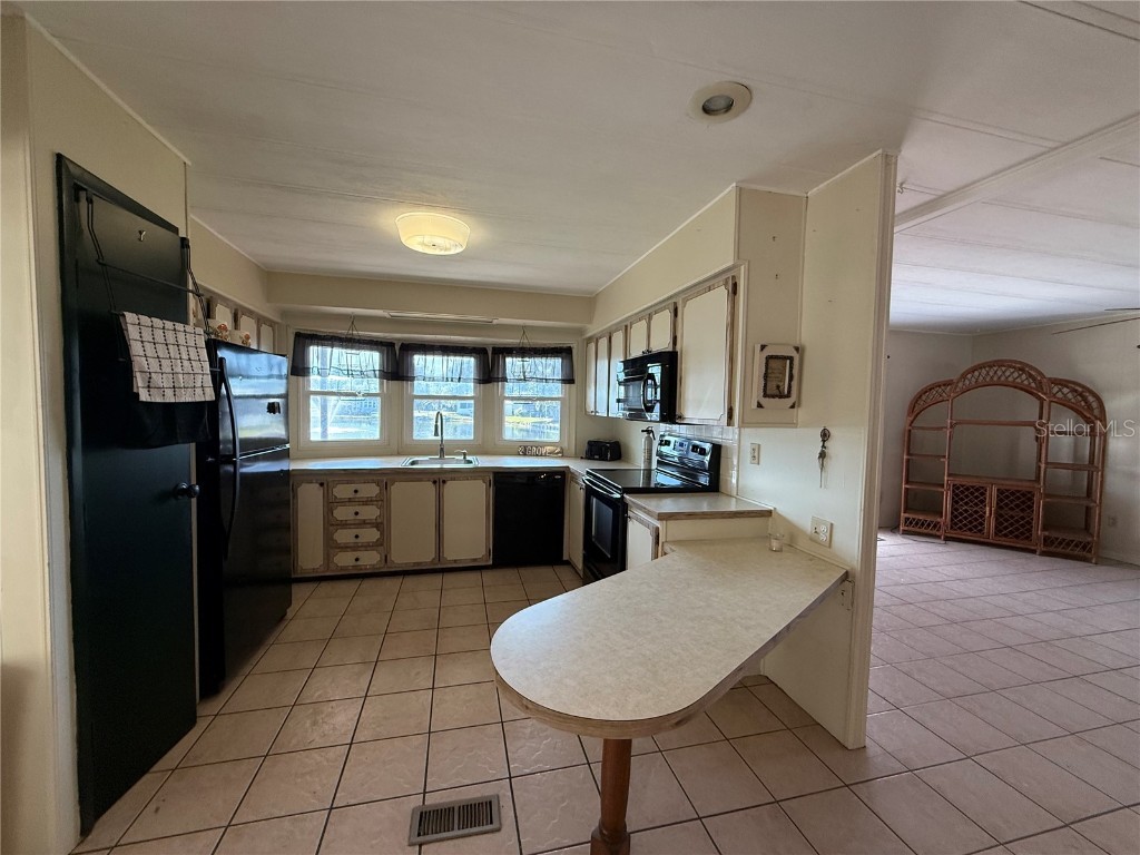 2 Grove Trail Wildwood FL 34785 - Golden Pond G5104802 image7