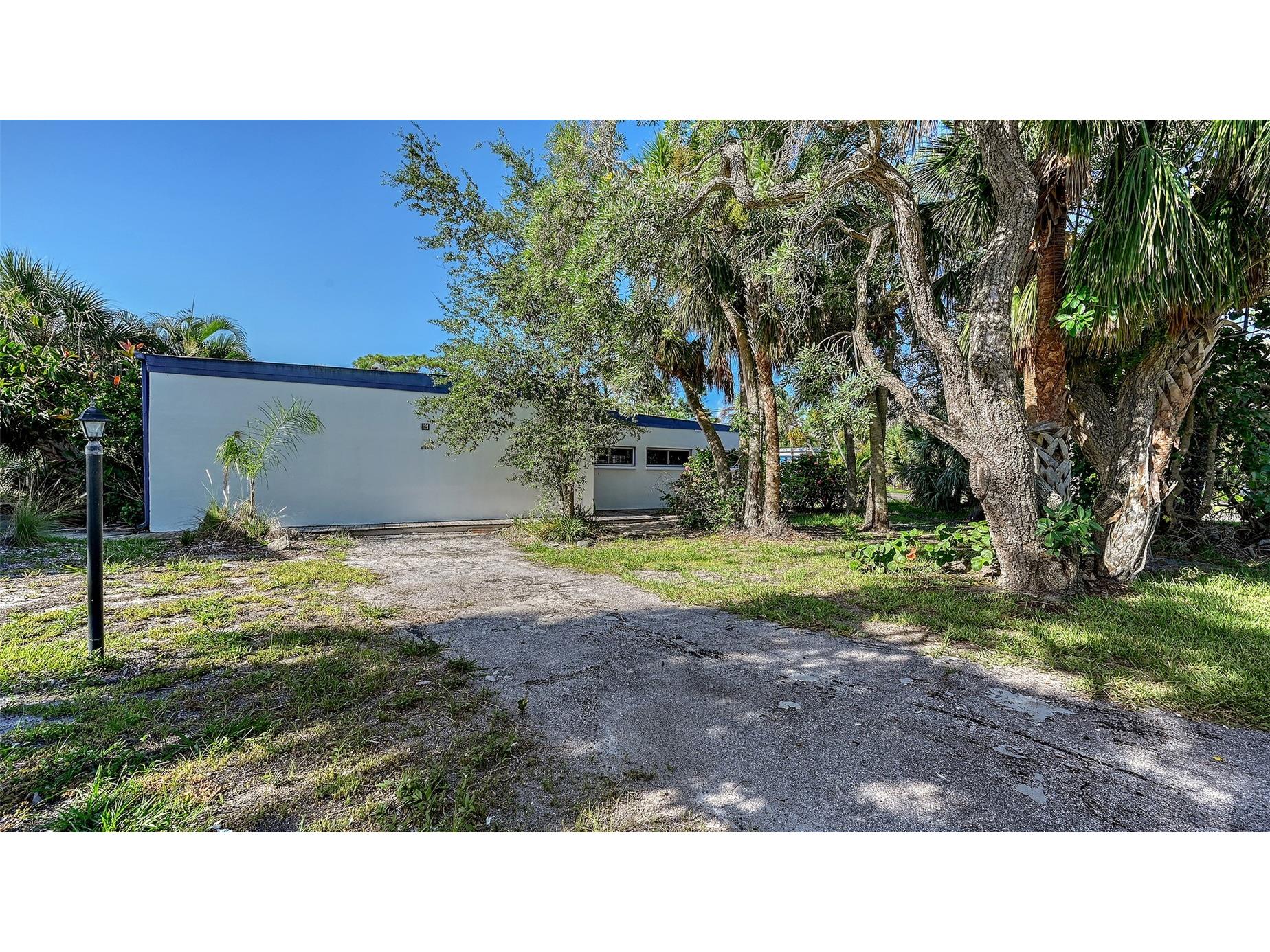 2 Island Circle Sarasota FL 34242 - GRAND CANAL A4662842 image10