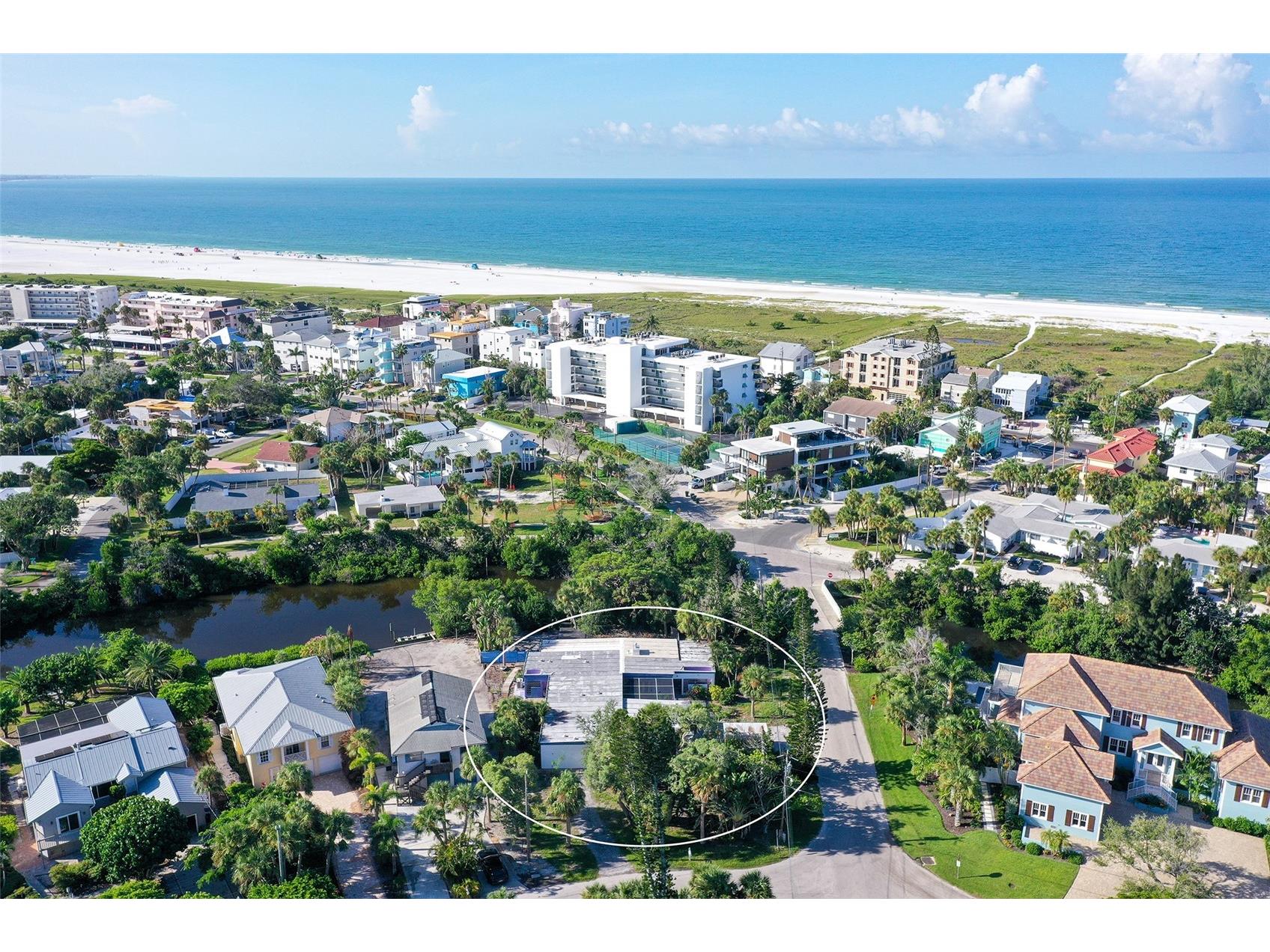 2 Island Circle Sarasota FL 34242 - GRAND CANAL A4662842 image4