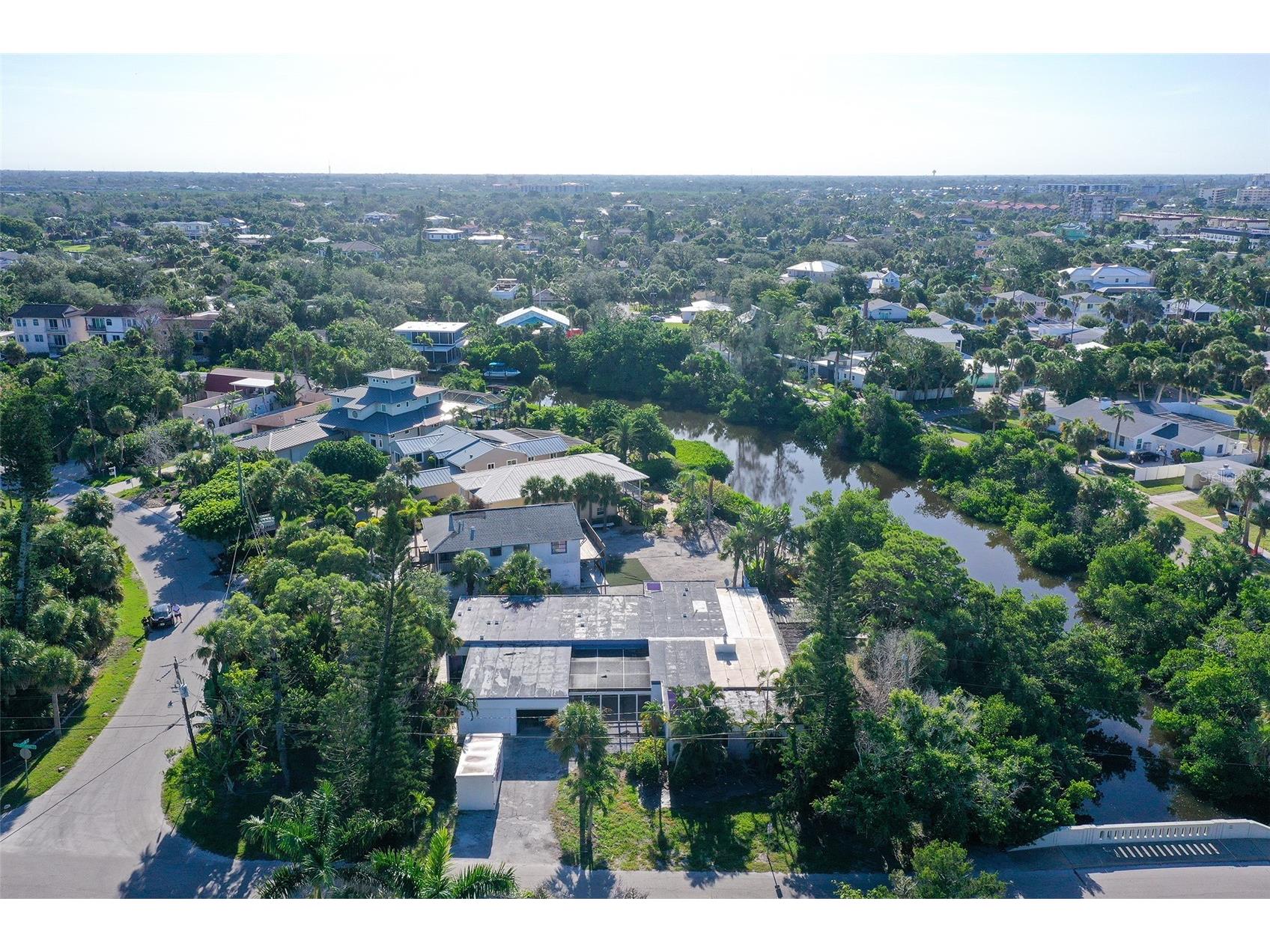 2 Island Circle Sarasota FL 34242 - GRAND CANAL A4663157 image7