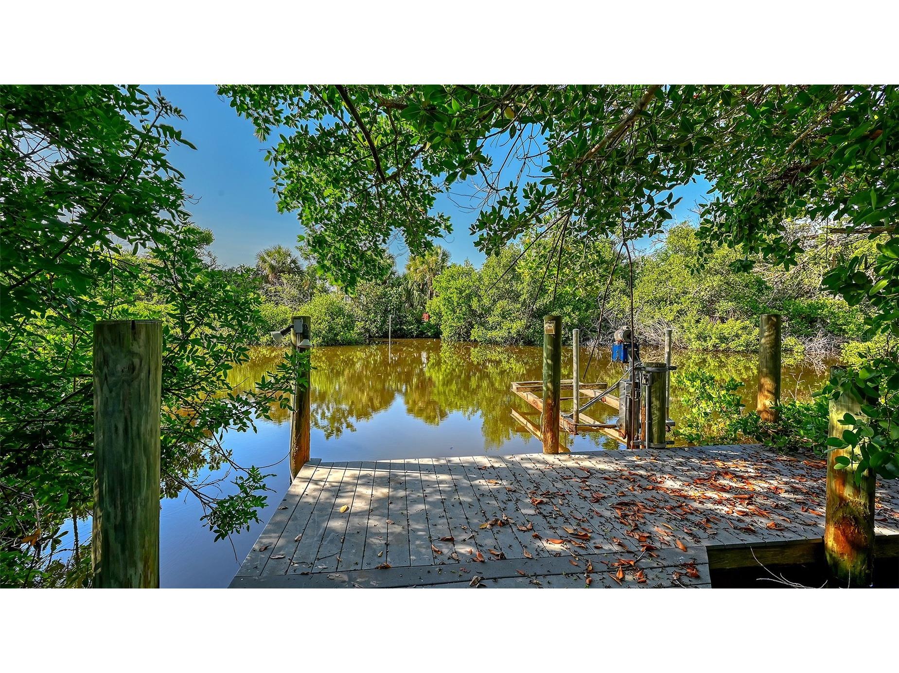 2 Island Circle Sarasota FL 34242 - GRAND CANAL A4663157 image8