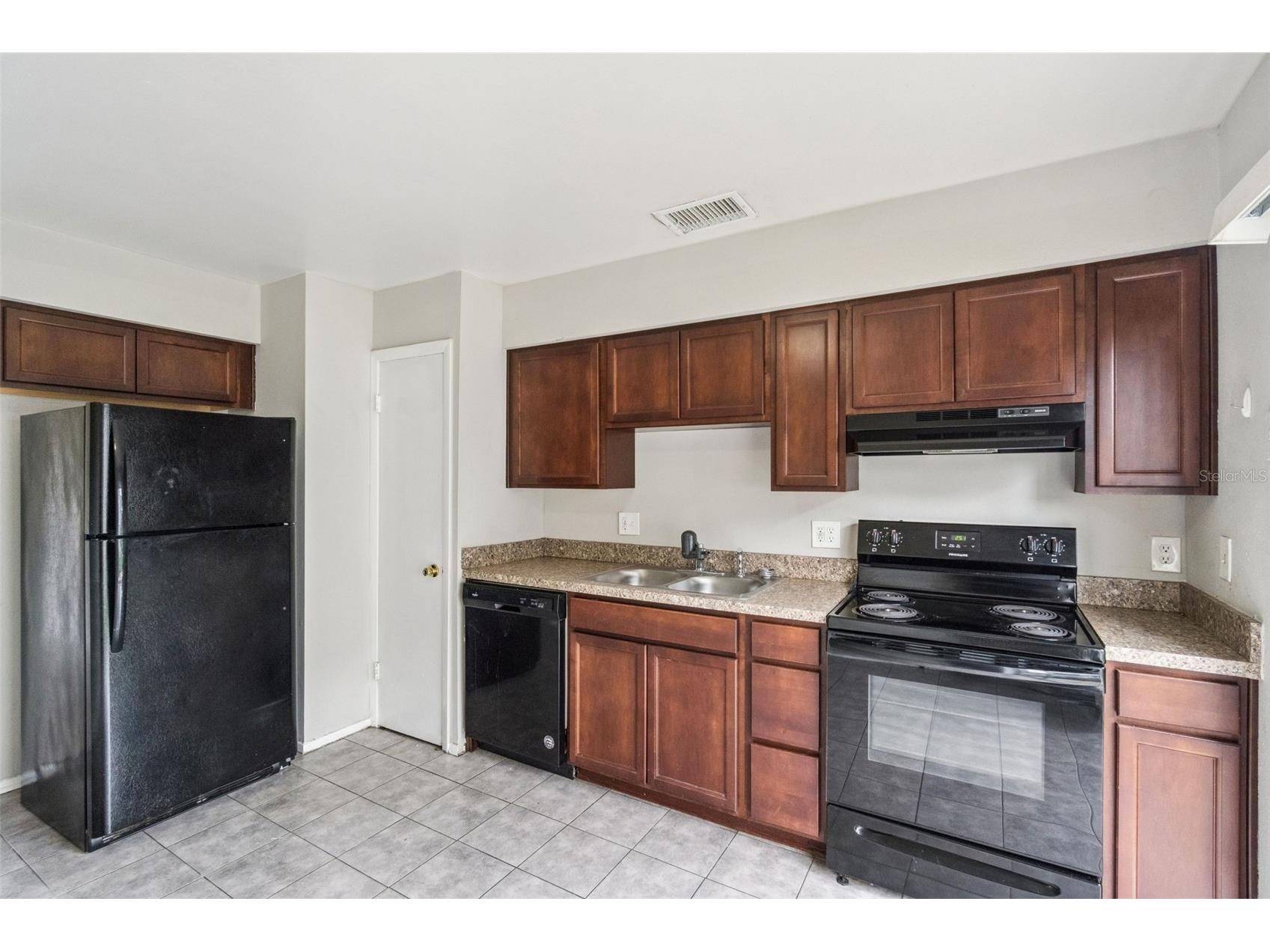 2 Lake Villa Way Kissimmee FL 34743 O6413875 image7