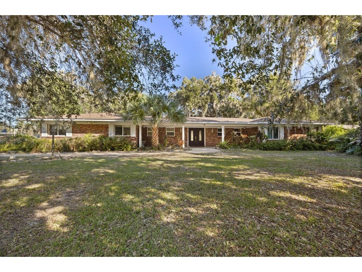 2 Live Oak Avenue Yalaha FL 34797 - LAKE HARRIS G5088736 image1