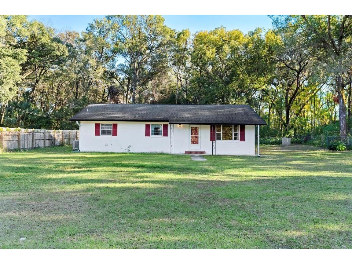 2 Poinsettia Drive Deland FL 32724 V4939290 image1