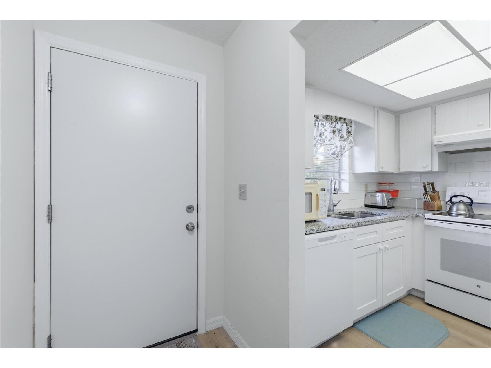 2 Quails Run Boulevard #2104 Englewood FL 34223 D6147504 image4