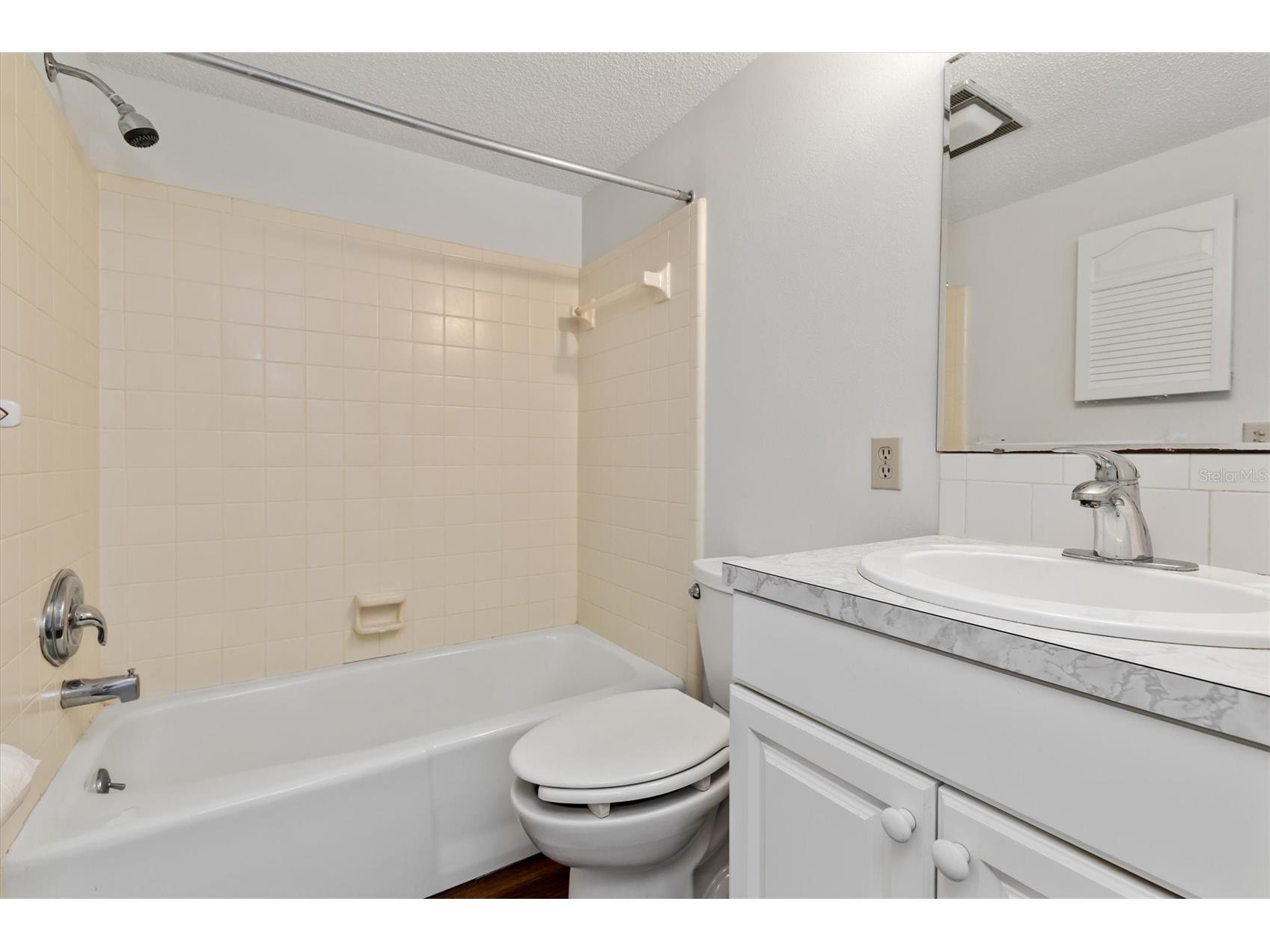2 Quails Run Boulevard #8 Englewood FL 34223 C7523106 image14