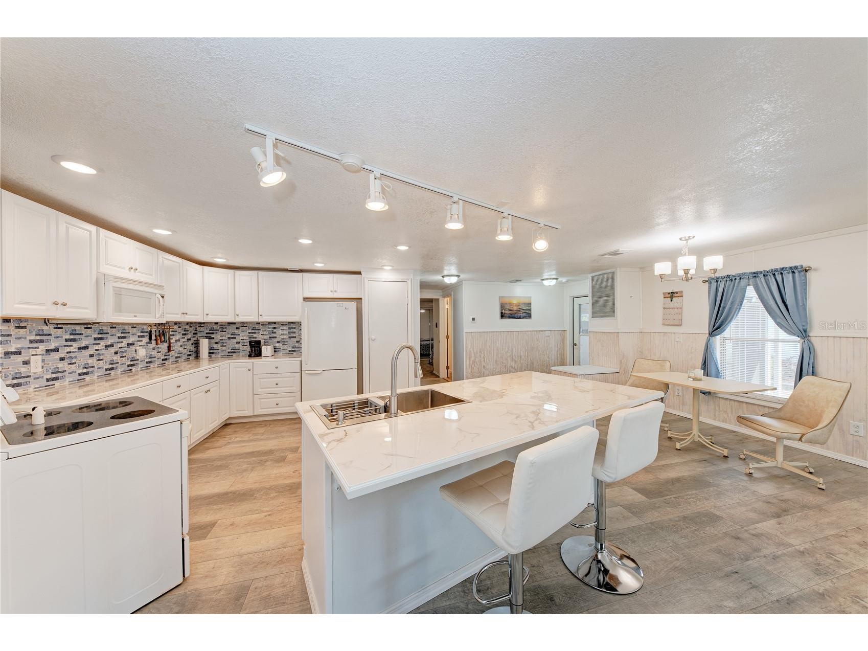 2 S Flora Vista Street Englewood FL 34223 A4685719 image14