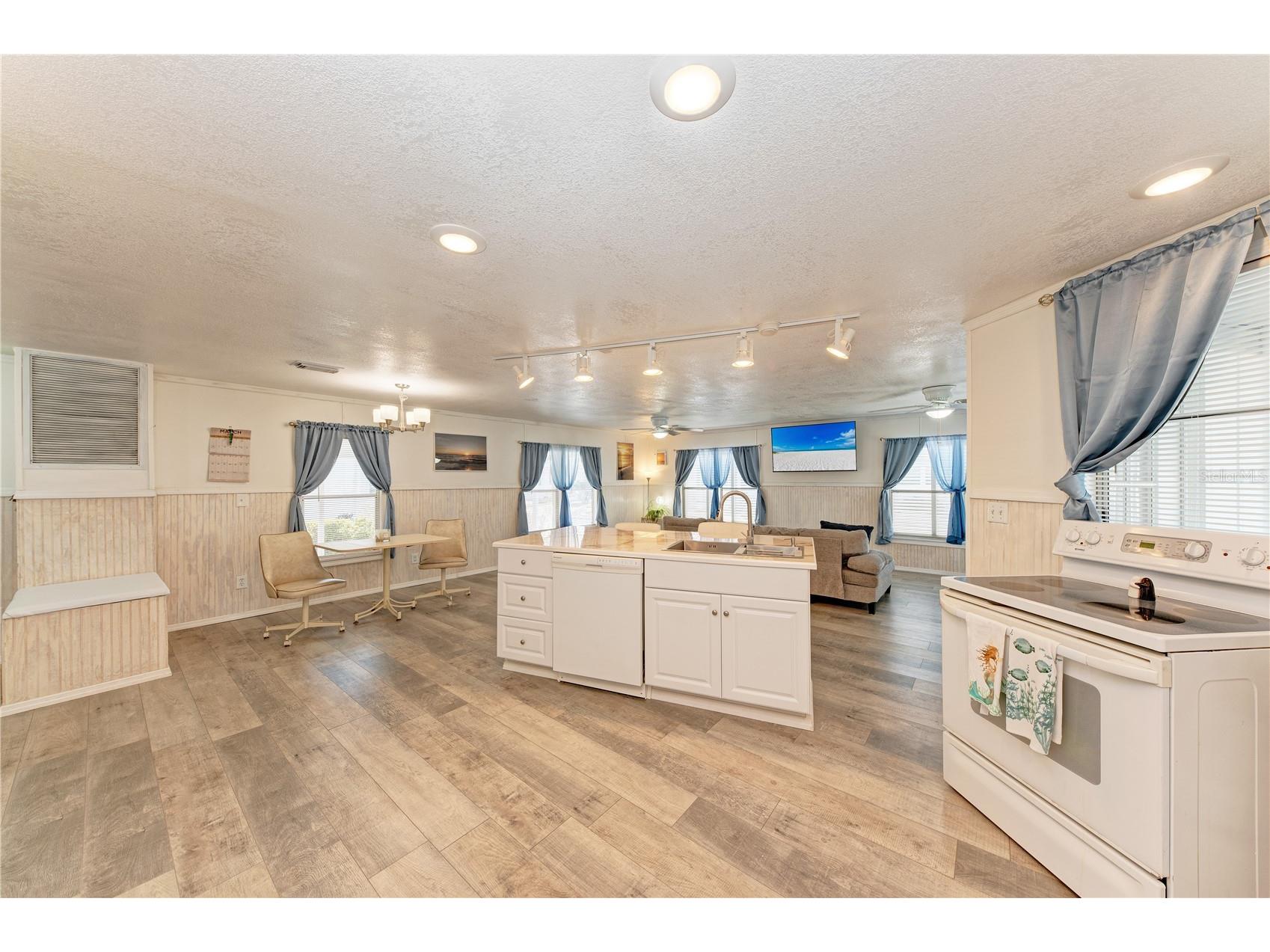 2 S Flora Vista Street Englewood FL 34223 A4685719 image16