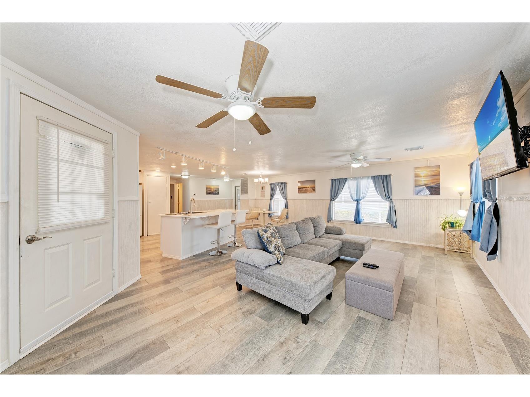 2 S Flora Vista Street Englewood FL 34223 A4685719 image9