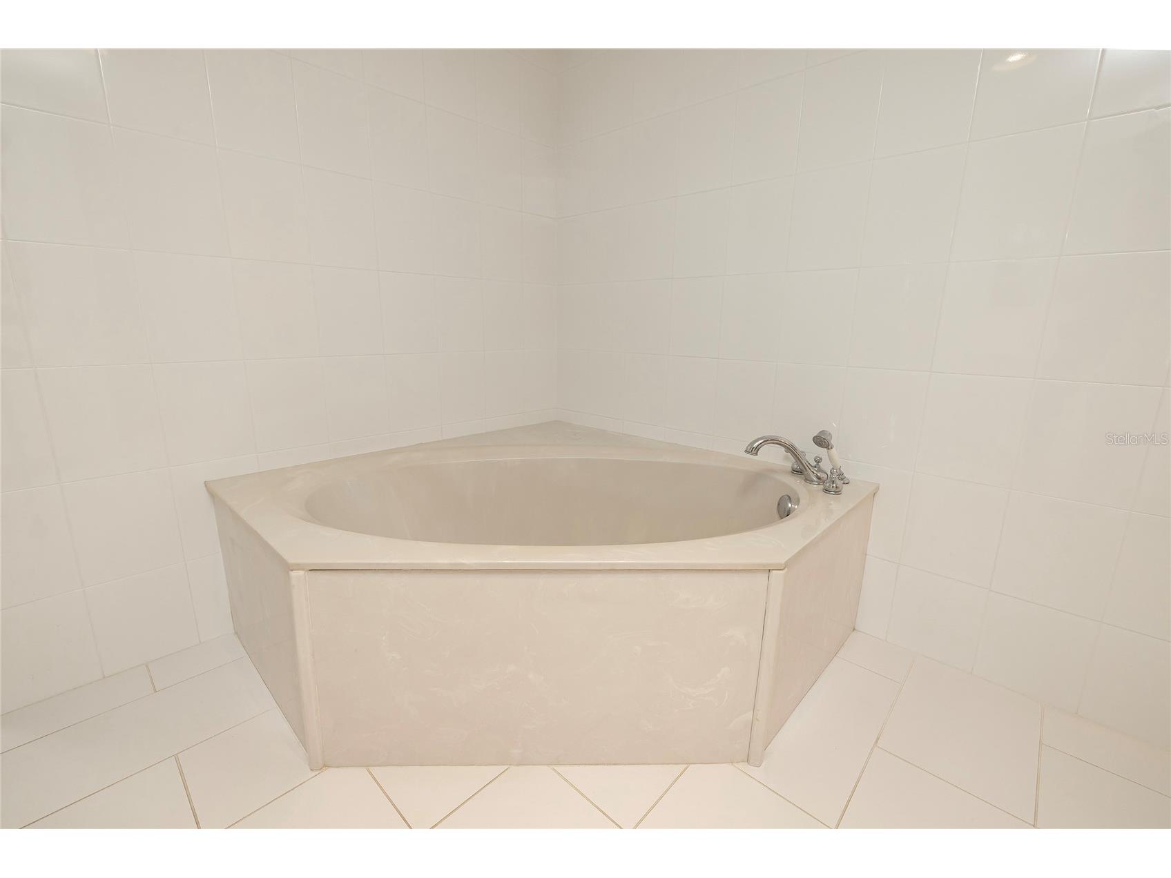 2 Seaside Lane #103 Belleair FL 33756 TB8456311 image34