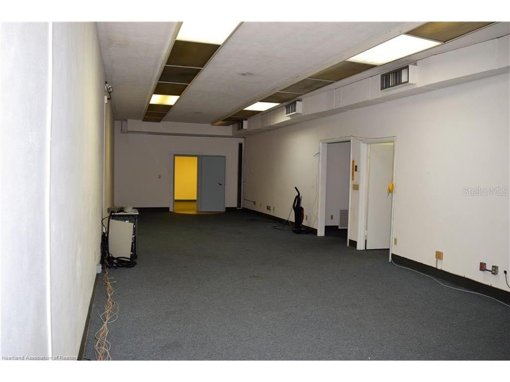 2 W Main Street Avon Park FL 33825 L4945883 image9