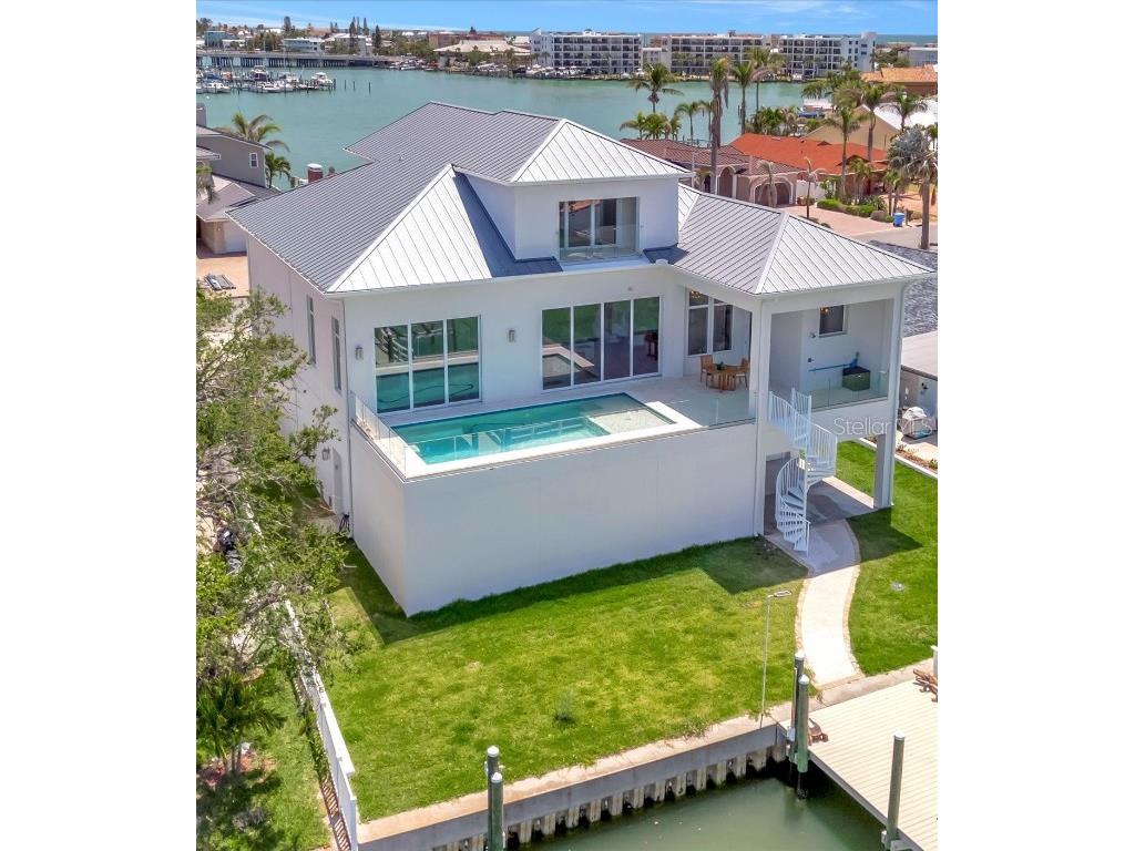 20 Bellevue Drive Treasure Island FL 33706 - BOCA CIEGA BAY TB8361729 image1