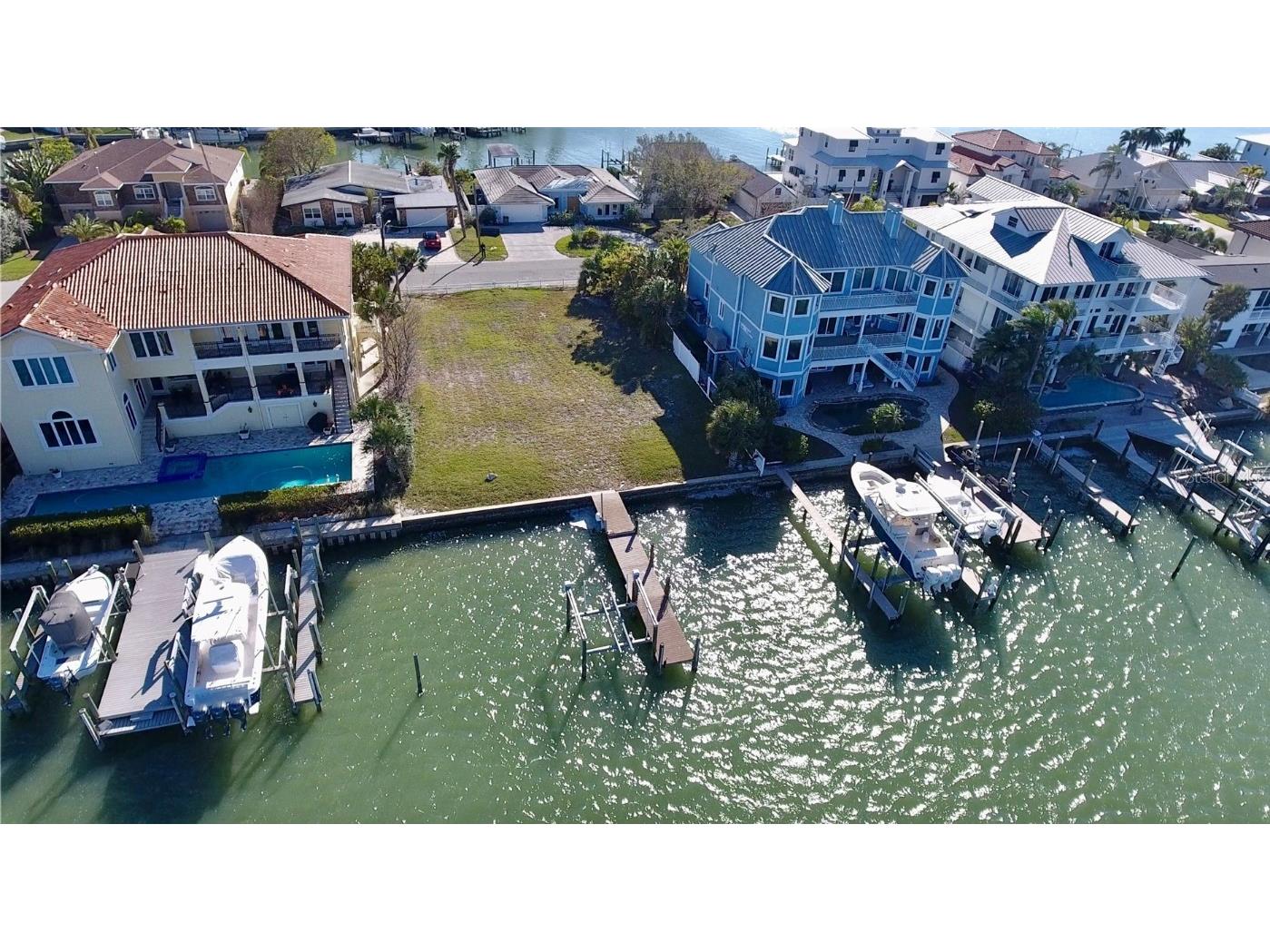 20 N Pine Circle Belleair FL 33756 TB8334082 image2