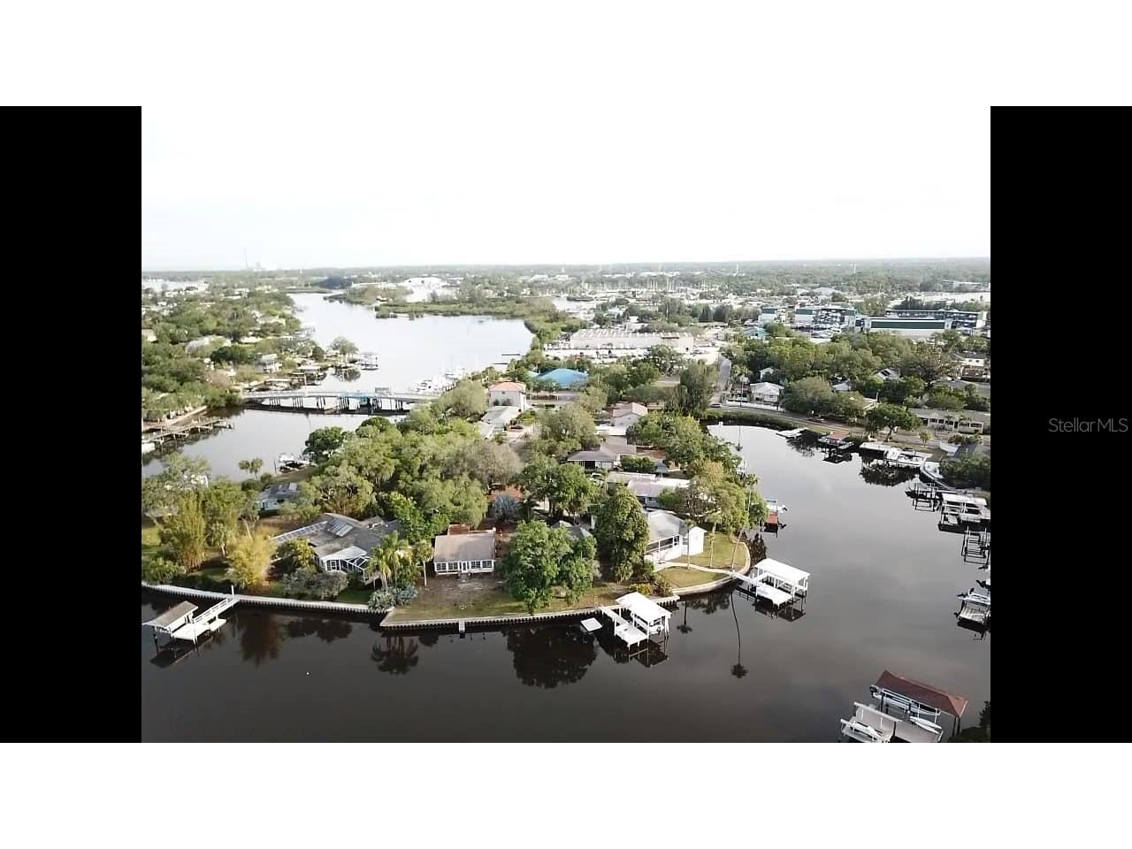 20 Venetian Court Tarpon Springs FL 34689 - WHITCOMB BAYOU U8197734 image1