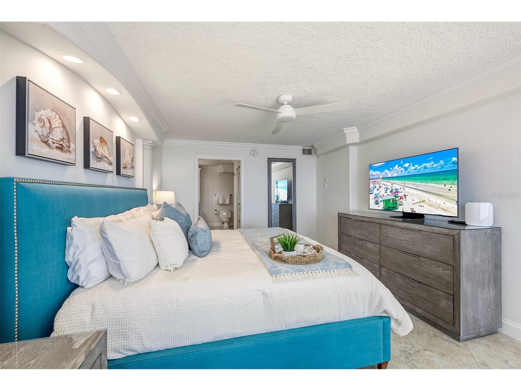 20 Whispering Sands Drive #1102 Sarasota FL 34242 A4685502 image31