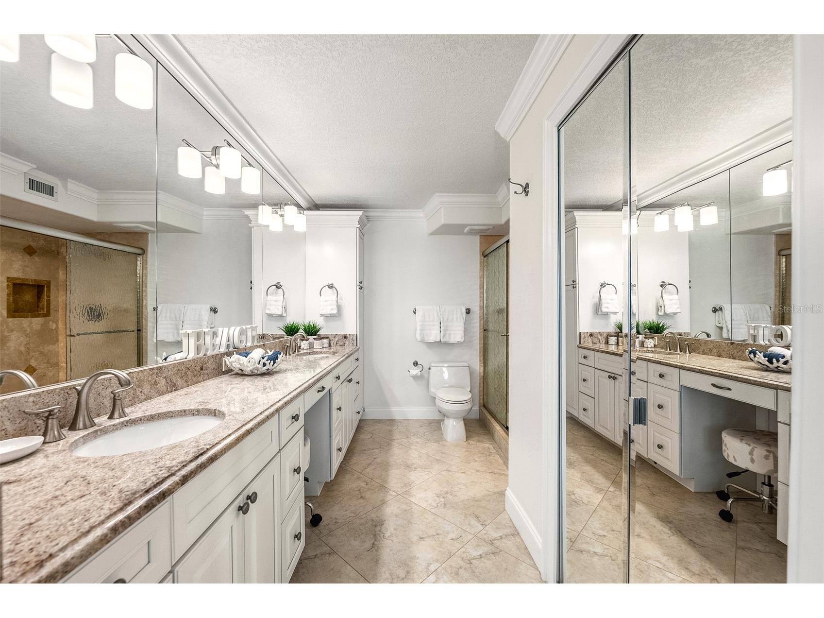 20 Whispering Sands Drive #1102 Sarasota FL 34242 A4685502 image33