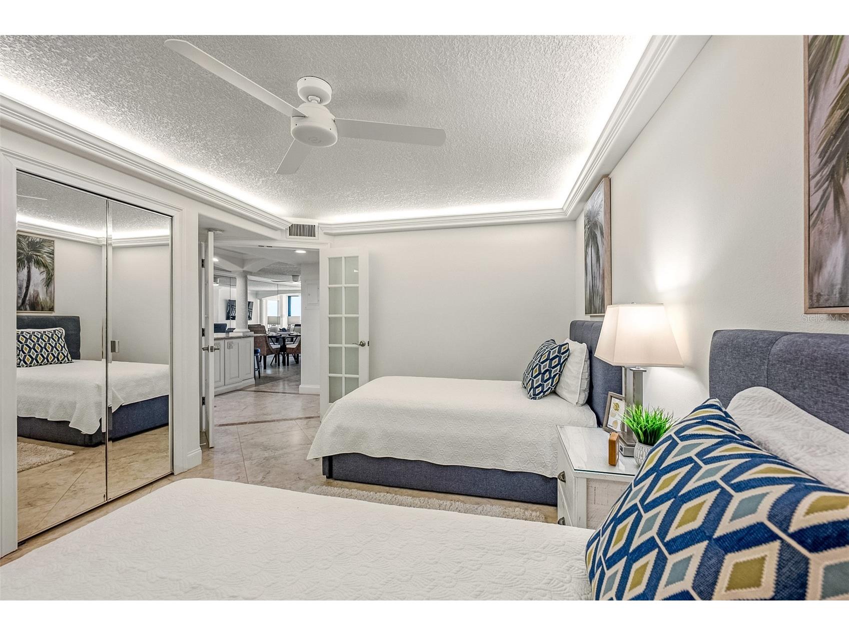 20 Whispering Sands Drive #1102 Sarasota FL 34242 A4685502 image38